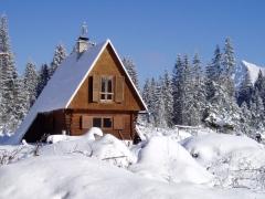 Die Hütte in der Hohen Tatra im Winter