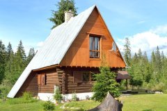 Die Hütte in der Hohen Tatra im Sommer